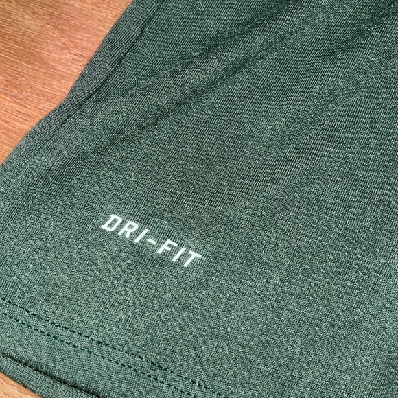 Women’s Packers Nike tee size large - Picture 5 of 6